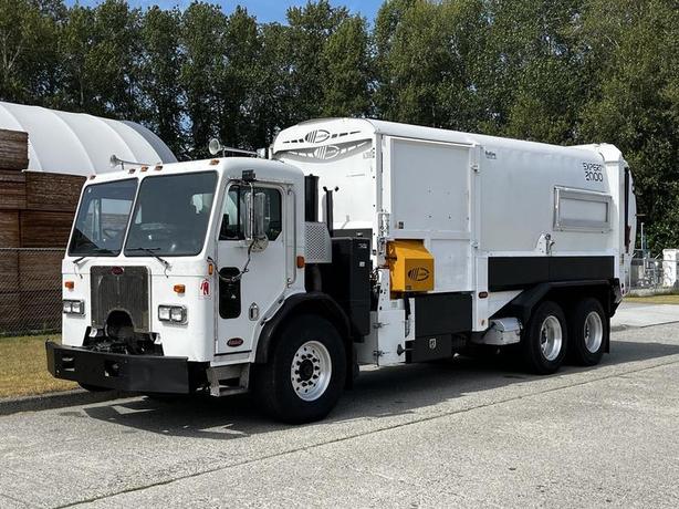 2010 Peterbilt 320 Expert 2000 Tandem Axle Garbage Truck Cummins Diesel with Air image 5