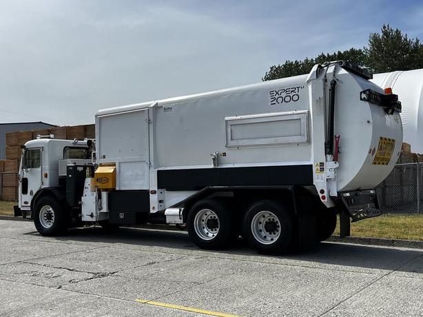 2010 Peterbilt 320 Expert 2000 Tandem Axle Garbage Truck Cummins Diesel with Air image 7