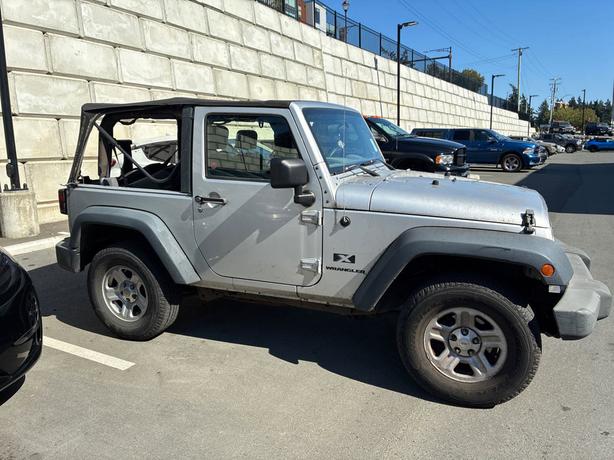 2009 Jeep Wrangler 4WD 2DR X | Convertible Soft Top! image 4