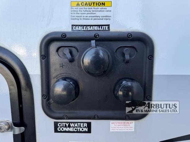 Used 2021 Forest River RV Rockwood Mini Lite 2516S image 7