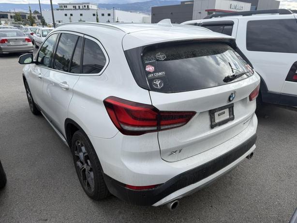 2021 BMW X1 Xdrive28i image 3