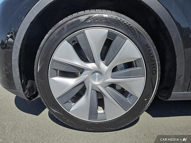 2021 Tesla Model Y Long Range AWD | Adaptive Cruise Control! image 6