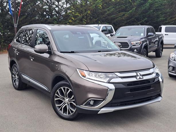 2017 Mitsubishi Outlander MOONROOF image 4