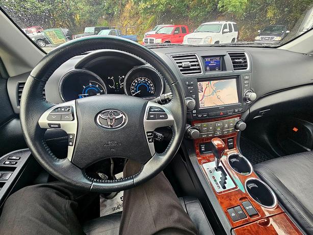 2012 Toyota  Highlander Hybrid Limited image 6