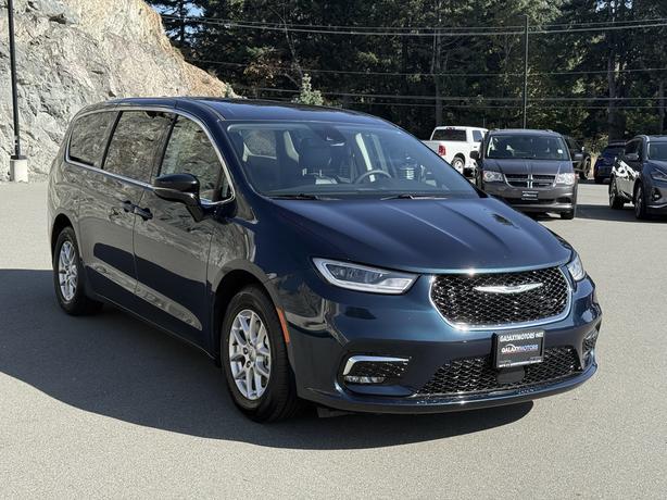 2024 Chrysler Pacifica Touring-L - 3rd Row Seats & GPS Antenna Input image 4