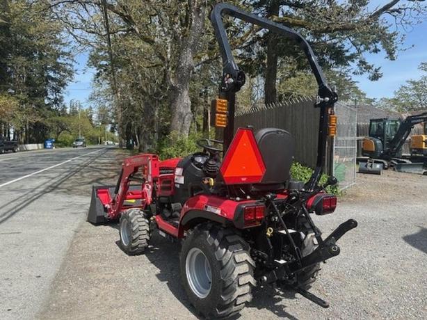 2024 Mahindra 1100 series 1120 HST image 8