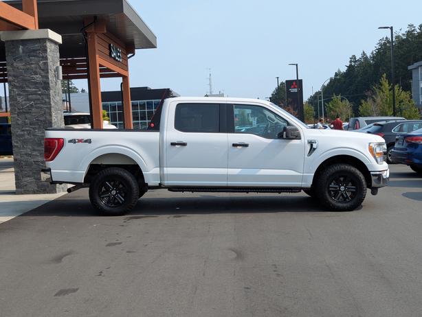 2022 Ford F-150 XLT - 3.5L V6, 4x4, SuperCrew Cab, Short Box image 5