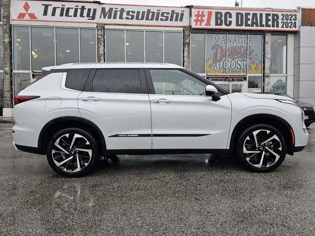 2023 Mitsubishi Outlander LE - Navigation, MultiView Cameras, Power Liftgate image 4