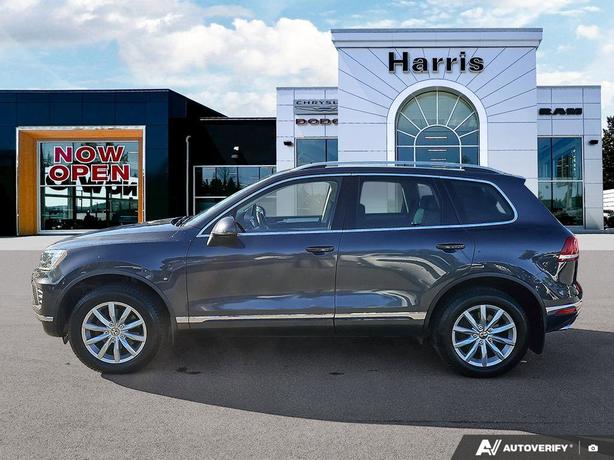 2015 Volkswagen Touareg Comfortline | Low Km's | No Reported Accidents! image 3