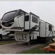 Used 2025 Keystone RV Montana High Country 377FL thumbnail image 3