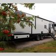 Used 2025 Keystone RV Montana High Country 377FL thumbnail image 4