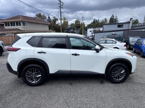 2022 Nissan Rogue S - No Accidents, One Owner, Heated Steering Wheel image 6