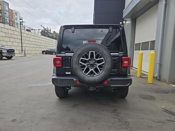 2024 Jeep Wrangler Sahara 4 Door 4x4 | Heated Seats! image 5