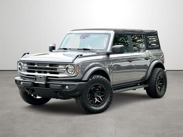 2022 Ford Bronco image 1