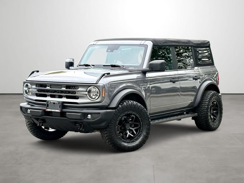 2022 Ford Bronco display photo