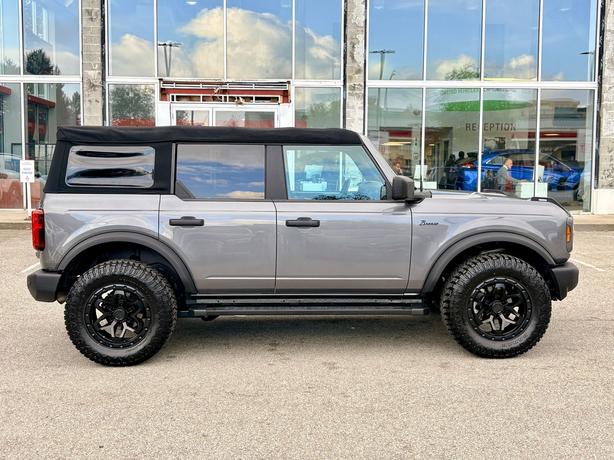 2022 Ford Bronco image 5