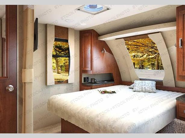 Used 2019 Lance Lance Travel Trailers 2285 image 4