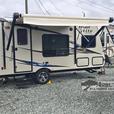 Used 2014 R-Vision Trail-Lite Crossover 189QB thumbnail image 5