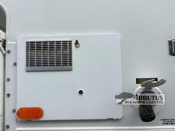 Used 2011 Westland RV Travelaire 80W image 8