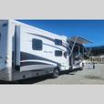 Used 2013 Newmar Bay Star Sport 3310 thumbnail image 3