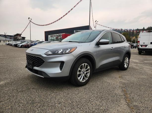 2021 Ford Escape SE image 1