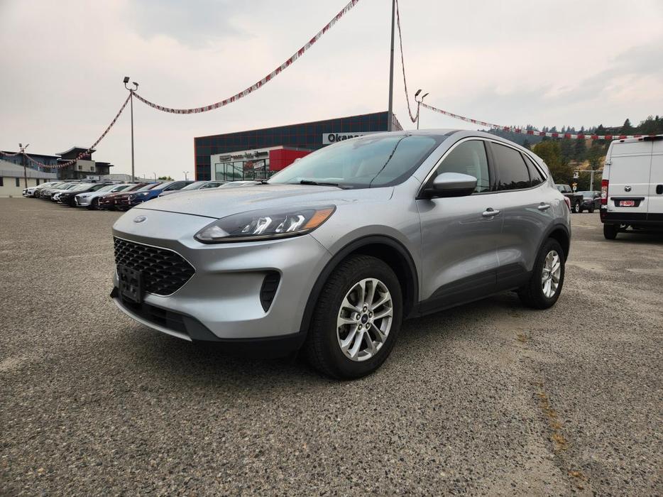 2021 Ford Escape SE display photo