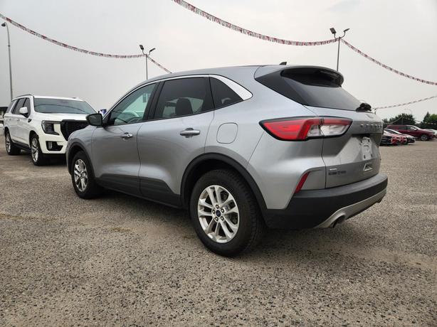 2021 Ford Escape SE image 4