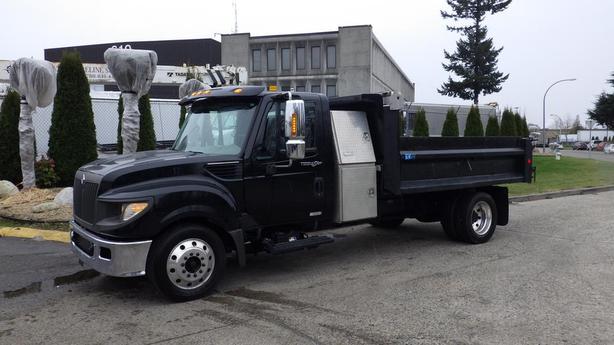 2012 International TerraStar Dump Truck Diesel Dually Hydraulic Brakes image 5