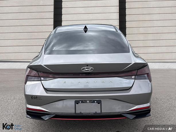 2023 Hyundai Elantra Luxury image 5