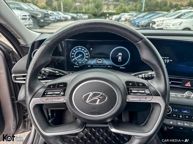 2023 Hyundai Elantra Luxury image 6