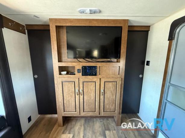 Used 2018 Forest River Salem Cruise Lite 263BHXL image 8