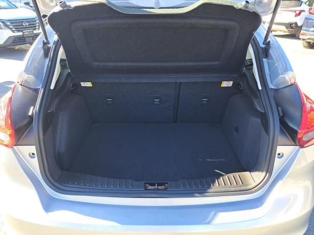 2016 Ford Focus SE - Back up Camera, LOW KMS image 8