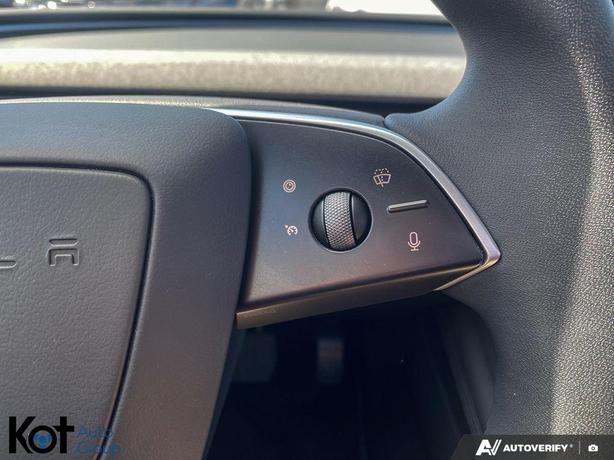 2024 Tesla Model 3 Base PANORAMIC SUNROOF! LEATHER INTERIOR! BLUETOOTH! image 8