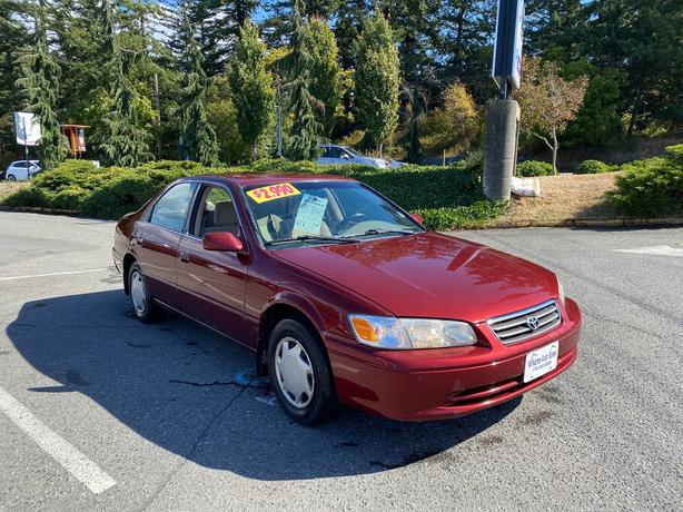 2000 Toyota  Camry CE image 3