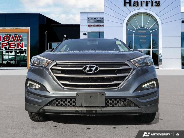2016 Hyundai Tucson AWD 4dr 2.0L Luxury | Back Up Camera | No Reported Accidents image 2