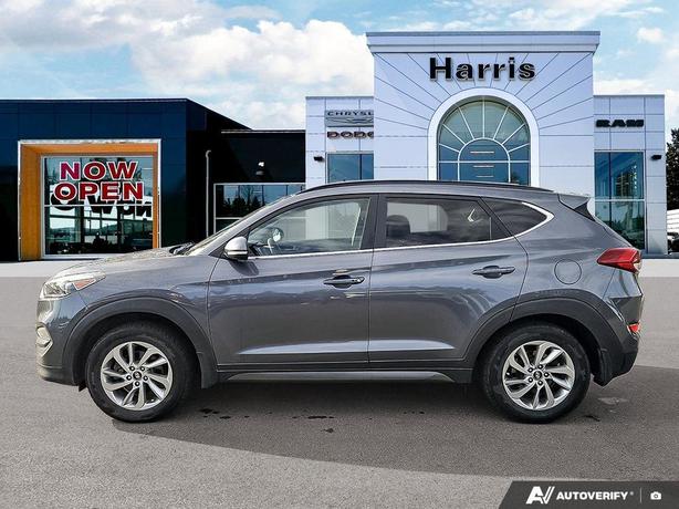 2016 Hyundai Tucson AWD 4dr 2.0L Luxury | Back Up Camera | No Reported Accidents image 3