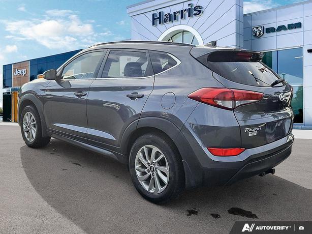 2016 Hyundai Tucson AWD 4dr 2.0L Luxury | Back Up Camera | No Reported Accidents image 4