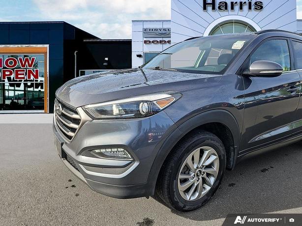 2016 Hyundai Tucson AWD 4dr 2.0L Luxury | Back Up Camera | No Reported Accidents image 8