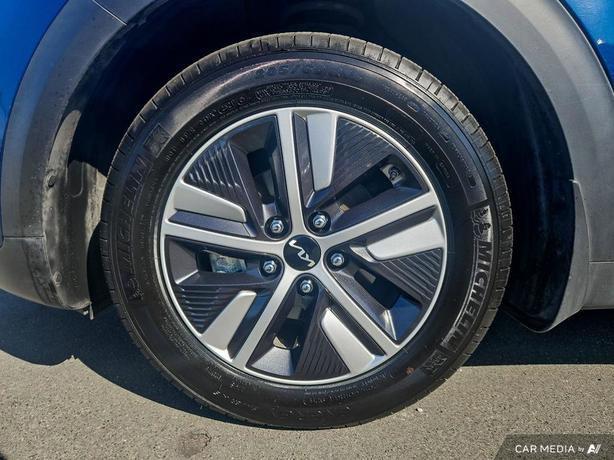 2022 Kia Niro PHEV EX Premium FWD | One Owner | No Reported Accidents! image 6