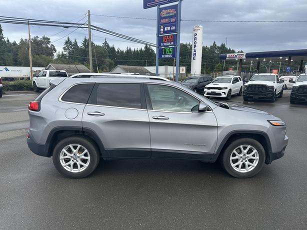 2014 Jeep Cherokee 4X4 image 6