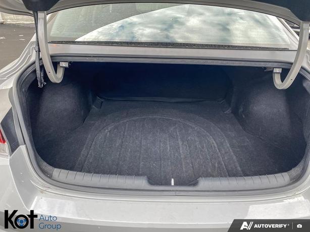 2021 Hyundai Elantra Preferred COLLISION AVOIDANCE! BLUETOOTH! HEATED SEATS! image 8