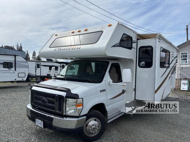 Used 2010 Thor Motor Coach Chateau 25C image 2