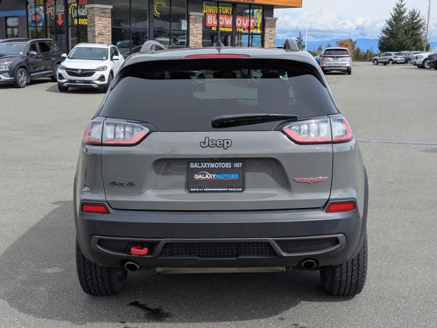 2019 Jeep Cherokee Trailhawk - 4x4, No Accidents, Low Mileage image 7