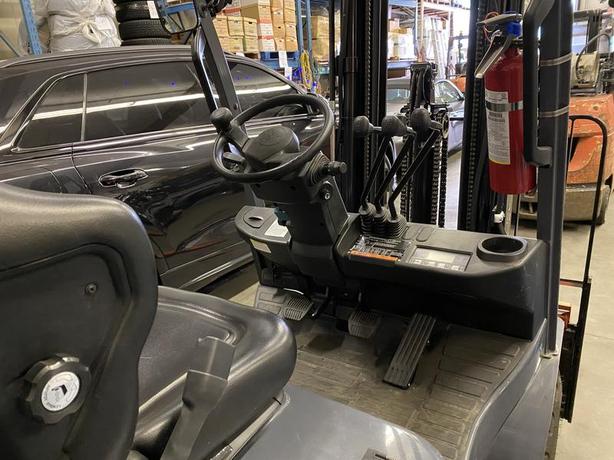 2021 Toyota 8FGU18 3 stage Propane Forklift image 7