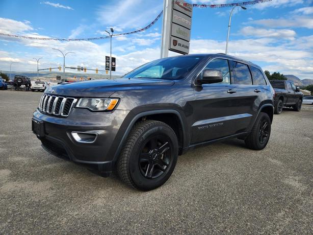2019 Jeep Grand Cherokee Laredo E | Remote Proximity Keyless Entry | Quadra-Trac image 1