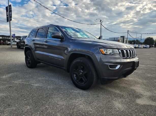 2019 Jeep Grand Cherokee Laredo E | Remote Proximity Keyless Entry | Quadra-Trac image 2