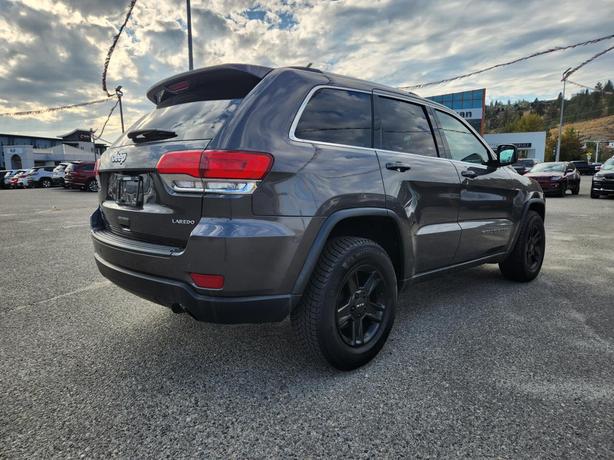 2019 Jeep Grand Cherokee Laredo E | Remote Proximity Keyless Entry | Quadra-Trac image 3