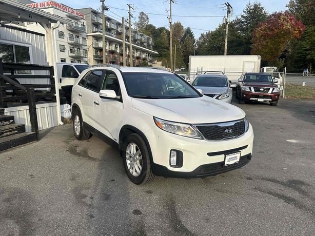 2014 KIA Sorento image 1