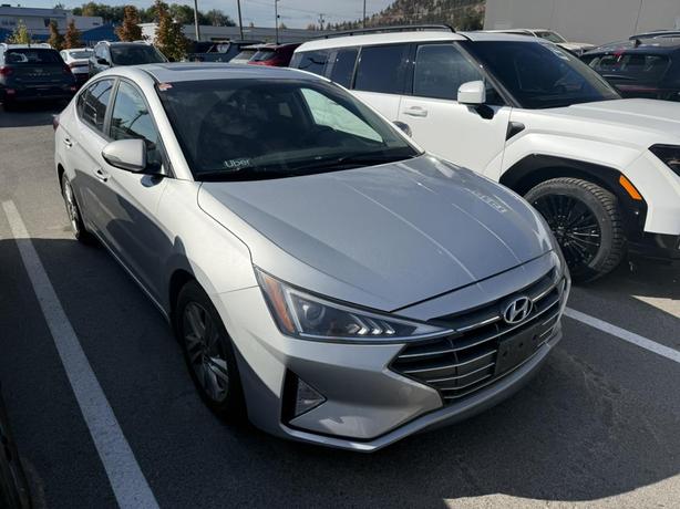2020 Hyundai Elantra Preferred Sun image 1