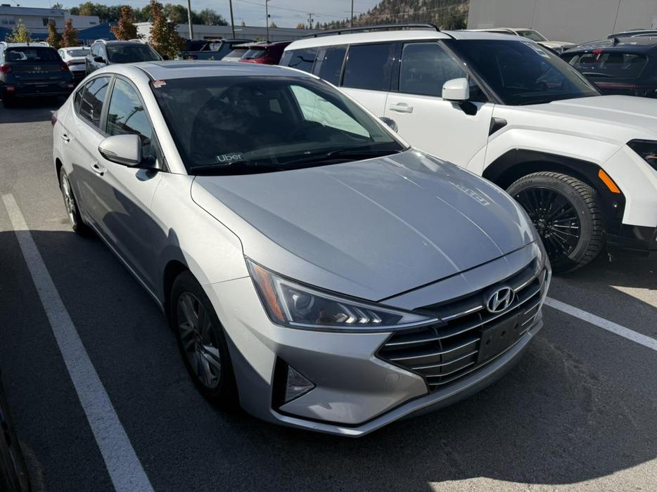 2020 Hyundai Elantra Preferred Sun display photo